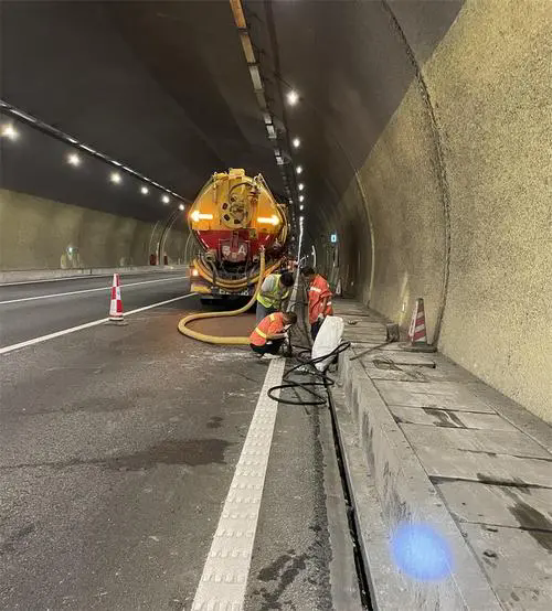 惠安隧道排水渠清淤